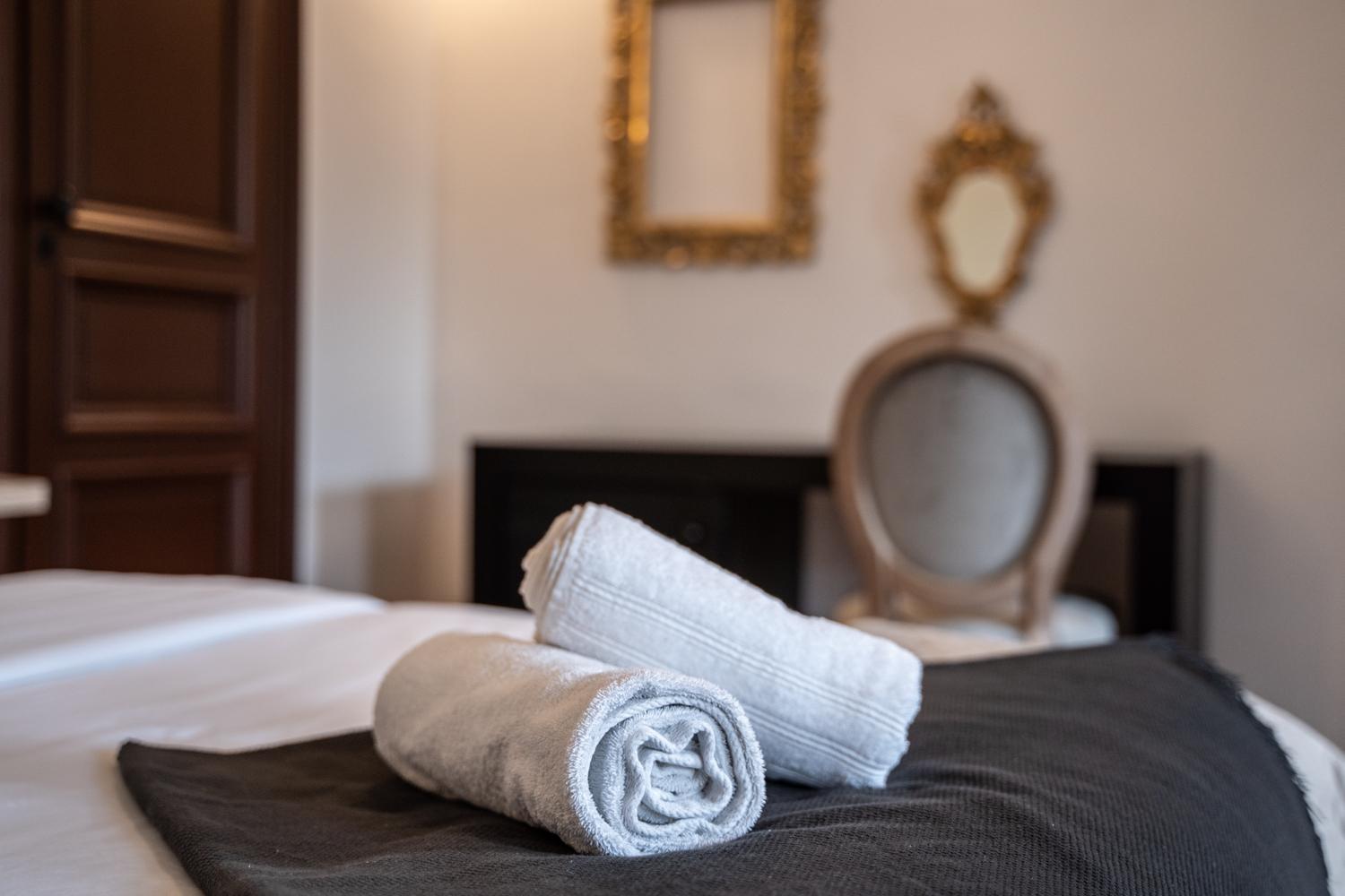 Chic Andreossy-Cosy-Authentique-Wi-Fi-Velo Apartment Castelnaudary Bagian luar foto